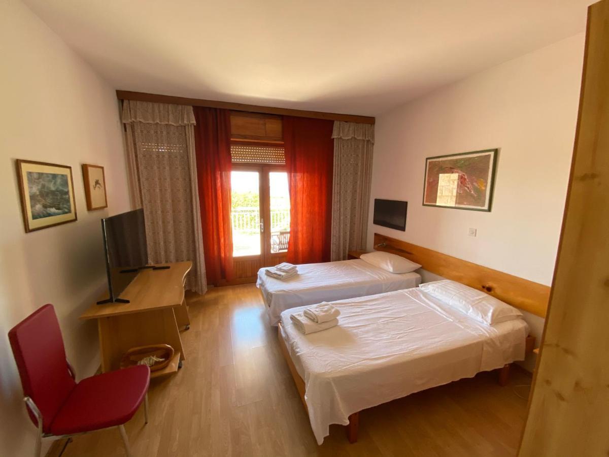Fio'S Hotel Hvar Town Bagian luar foto