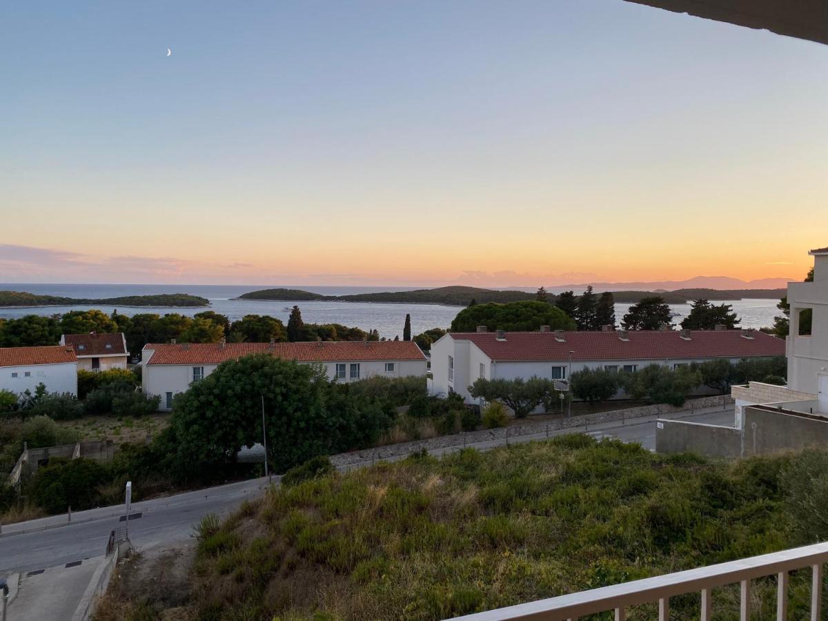 Fio'S Hotel Hvar Town Bagian luar foto
