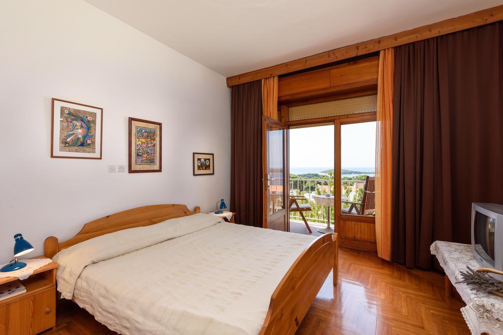 Fio'S Hotel Hvar Town Bagian luar foto